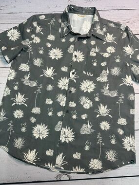 Wellen Mens Short Sleeve Button-Up Shirt|Casual Summer Top|Size XL